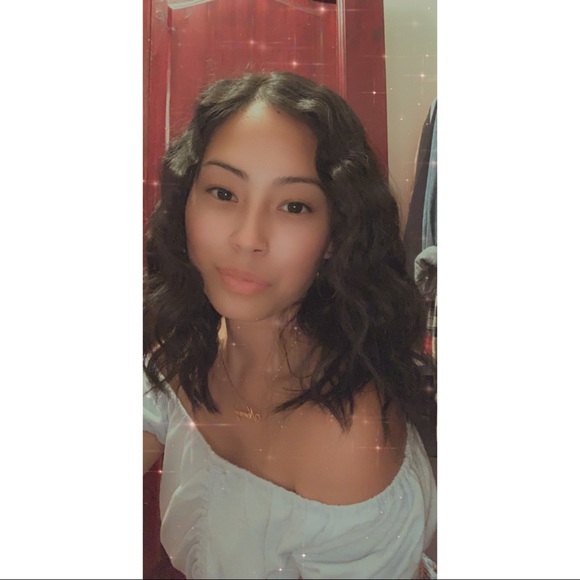 Meet your Posher, Noemy - Picture 1 of 1